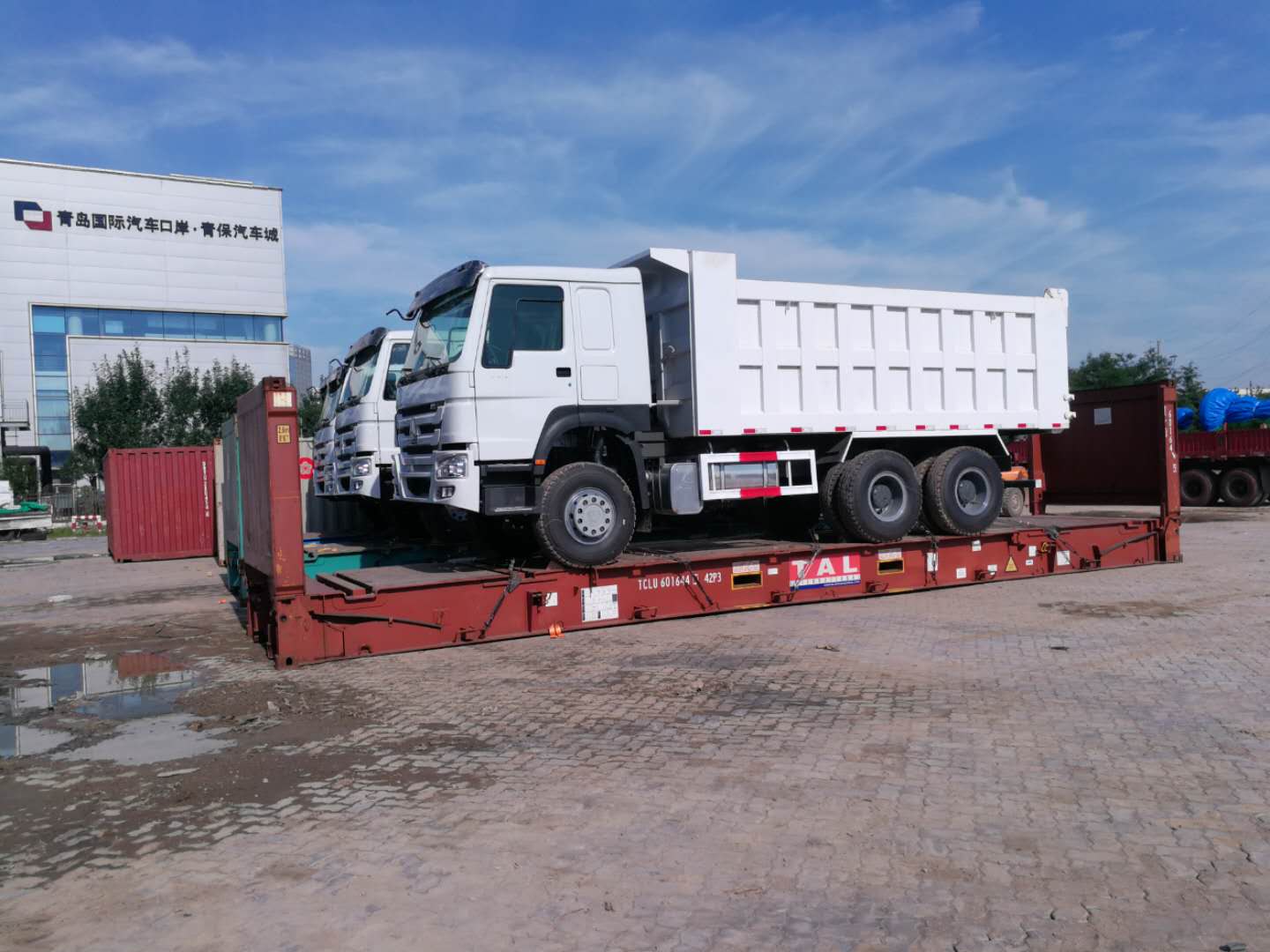 3 Units of HOWO Dump Truck Waiting for Shipment