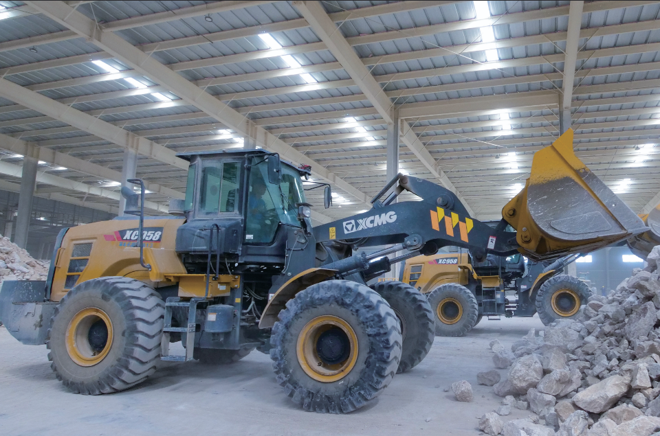 XC958  Medium Loader