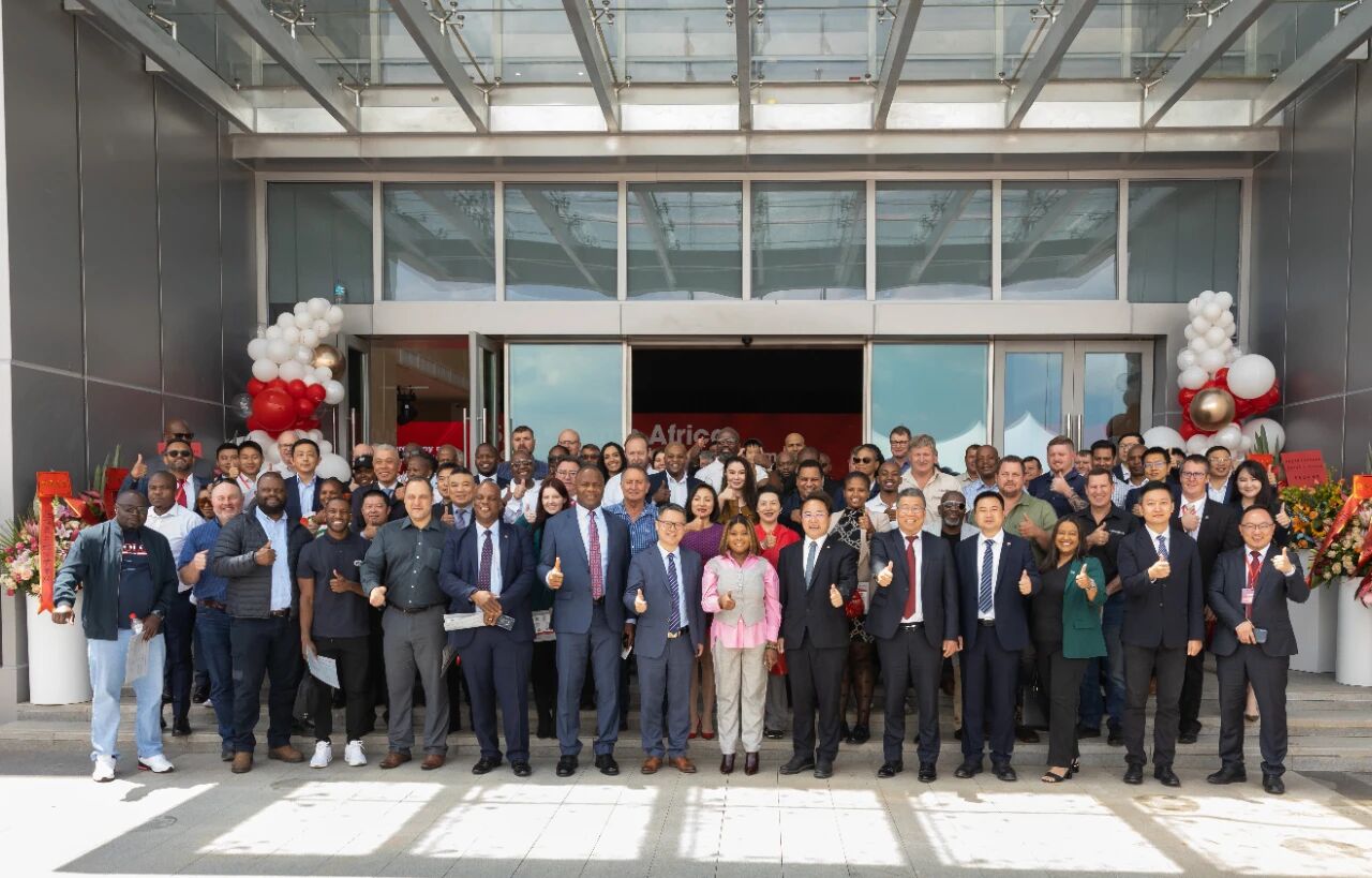 1763713306973569.jpg y4nq3xmc9uvas0ig.jpg